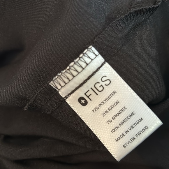 Figs Technical Collection women’s black v neck scrub top size small - Picture 8 of 8